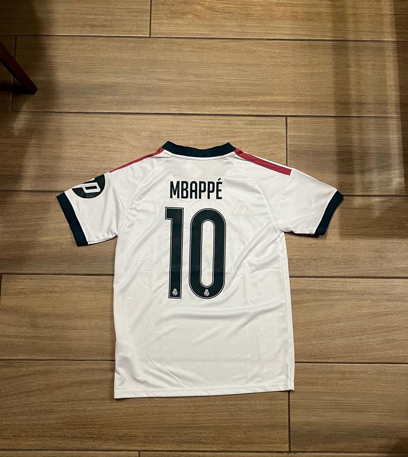 Equipación Real Madrid Mbappe talla S – photo 2